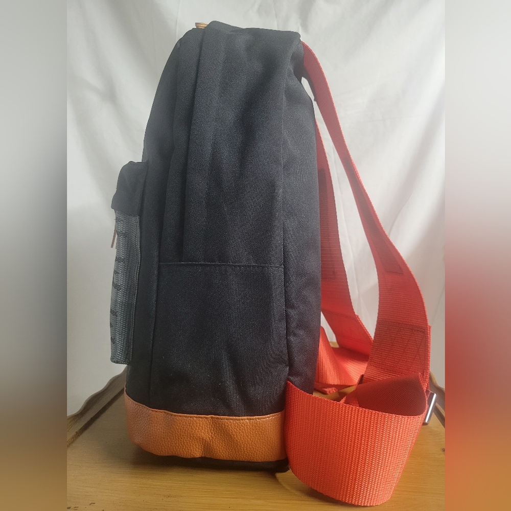 JDM BRIDE RACING BACKPACK WITH ORANGE RACING HARNESS ADJUSTABLE SHOULDER STRAPS - Picture 2 of 7